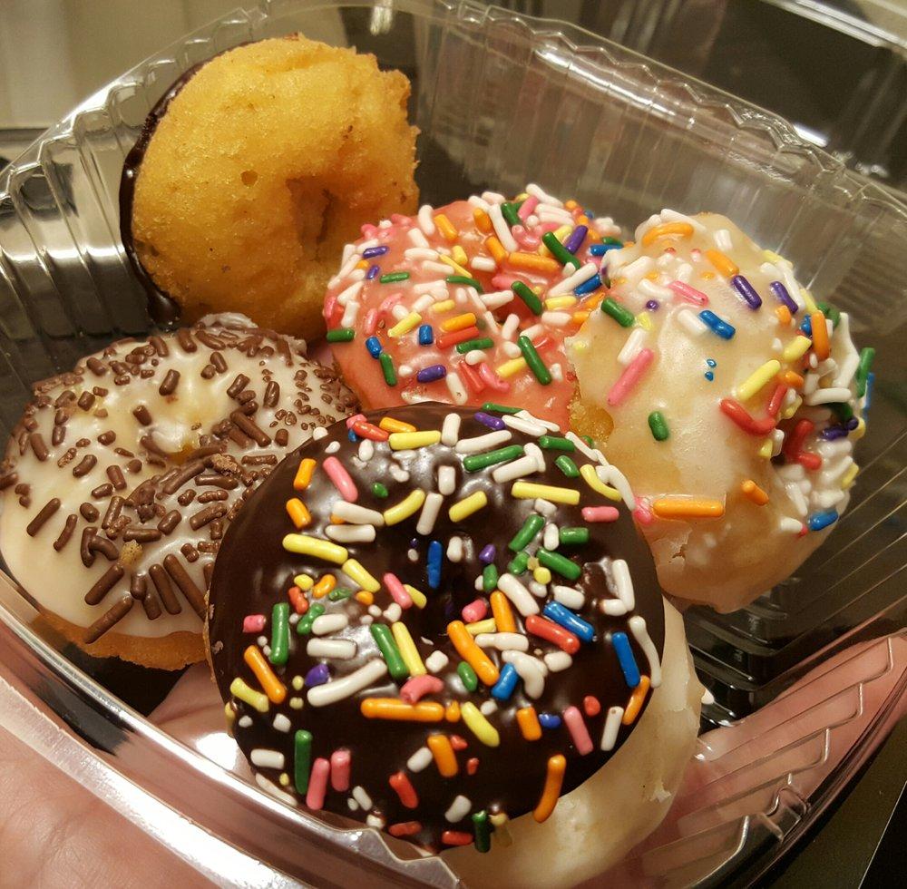 Winchell's Donuts Garden Grove, CA Full Menu, Reviews, Photos